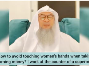 How 2 avoid touching women's hands when taking, returning money?