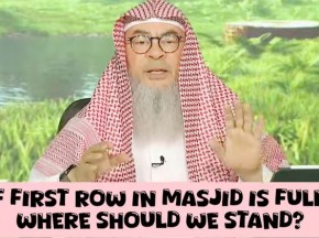 If first row in masjid is full, where should we stand?