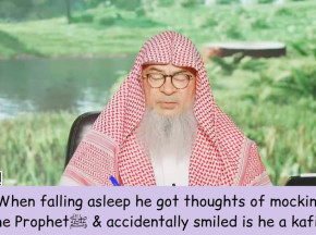 When falling asleep he got thoughts of mocking Prophet ﷺ & smiled, is he a kafir?