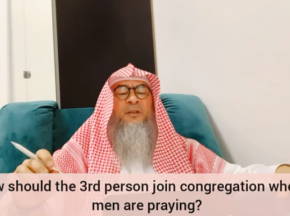 How should the 3rd person join congregation when 2 men are praying?