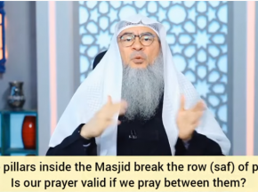 Do pillars inside masjid break the row (saf) Is prayer valid if we pray between them
