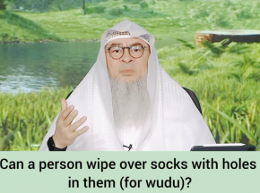 Can a person wipe over socks with holes in them for wudu?