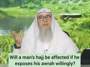 Will a man's hajj be affected if he exposes his awrah willingly?