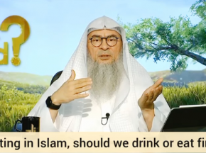 Eating in Islam - Should we drink or eat first?